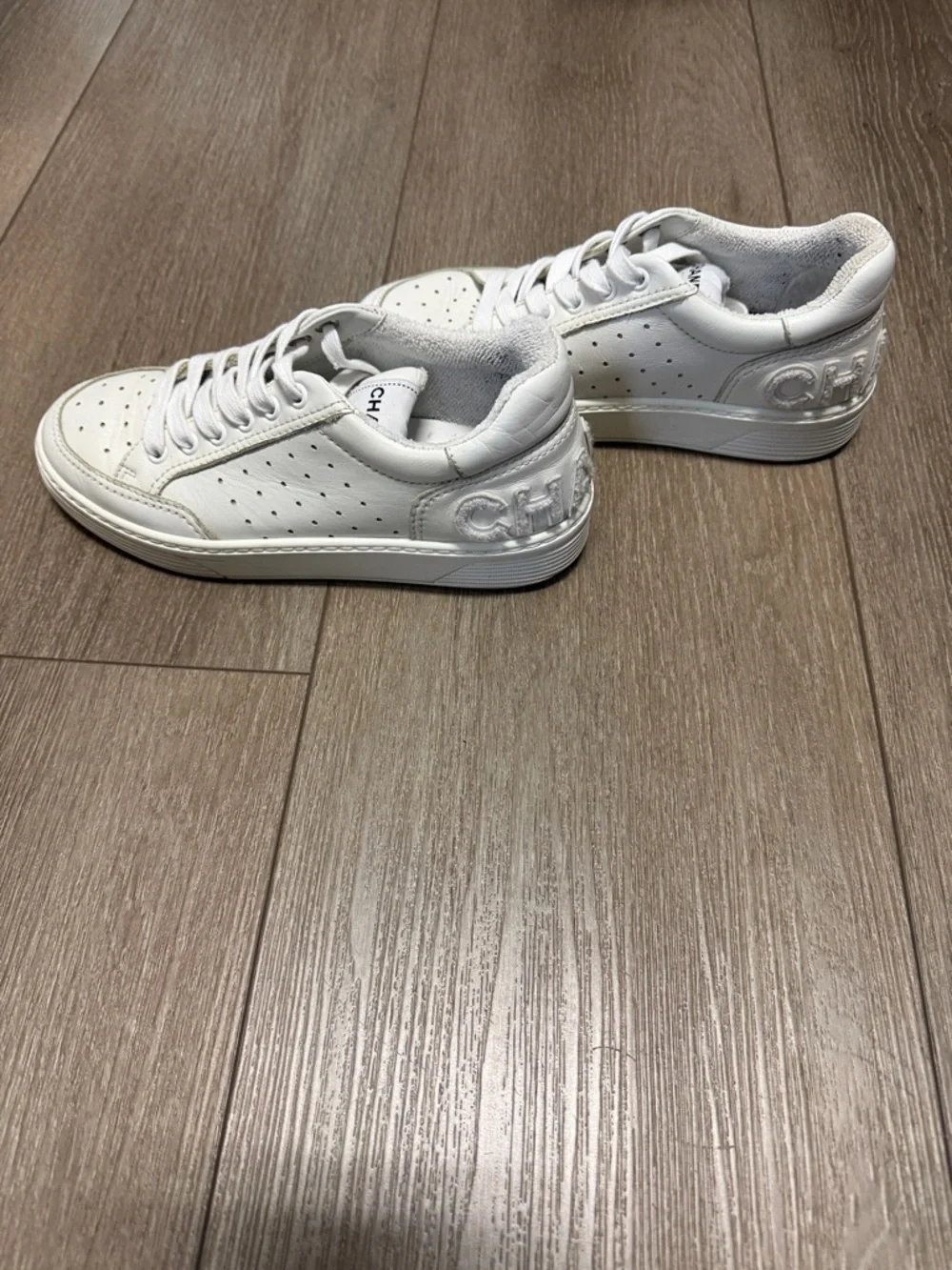 2020 Interlocking CC Logo sneakers - Picture 3 of 6